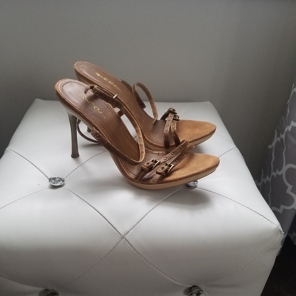 Shoes - Picture 2 of 4